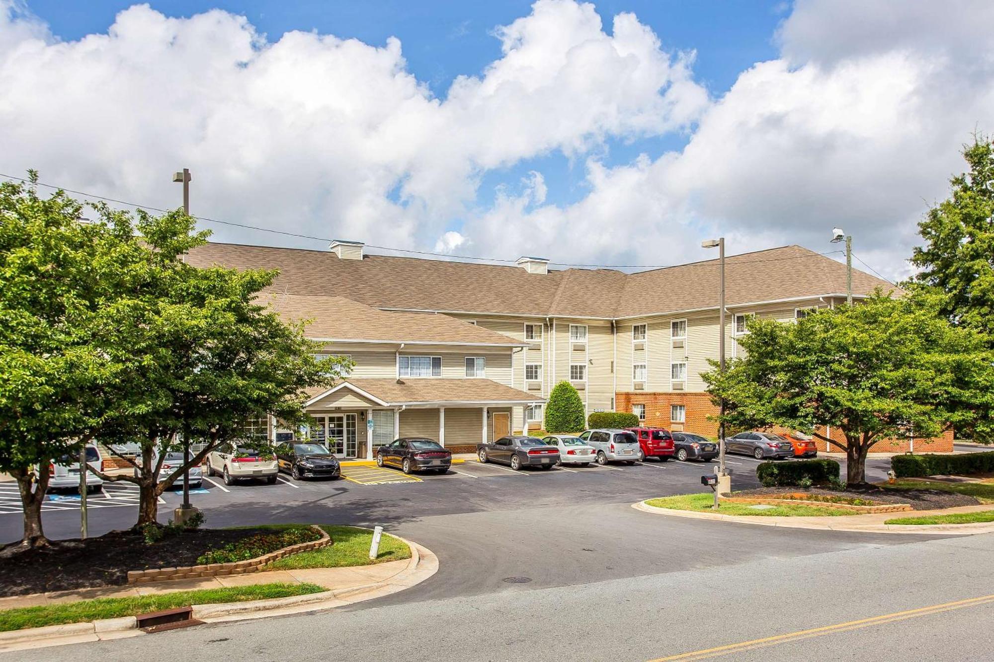 Suburban Studios Near University Of North Carolina-Charlotte Eksteriør bilde